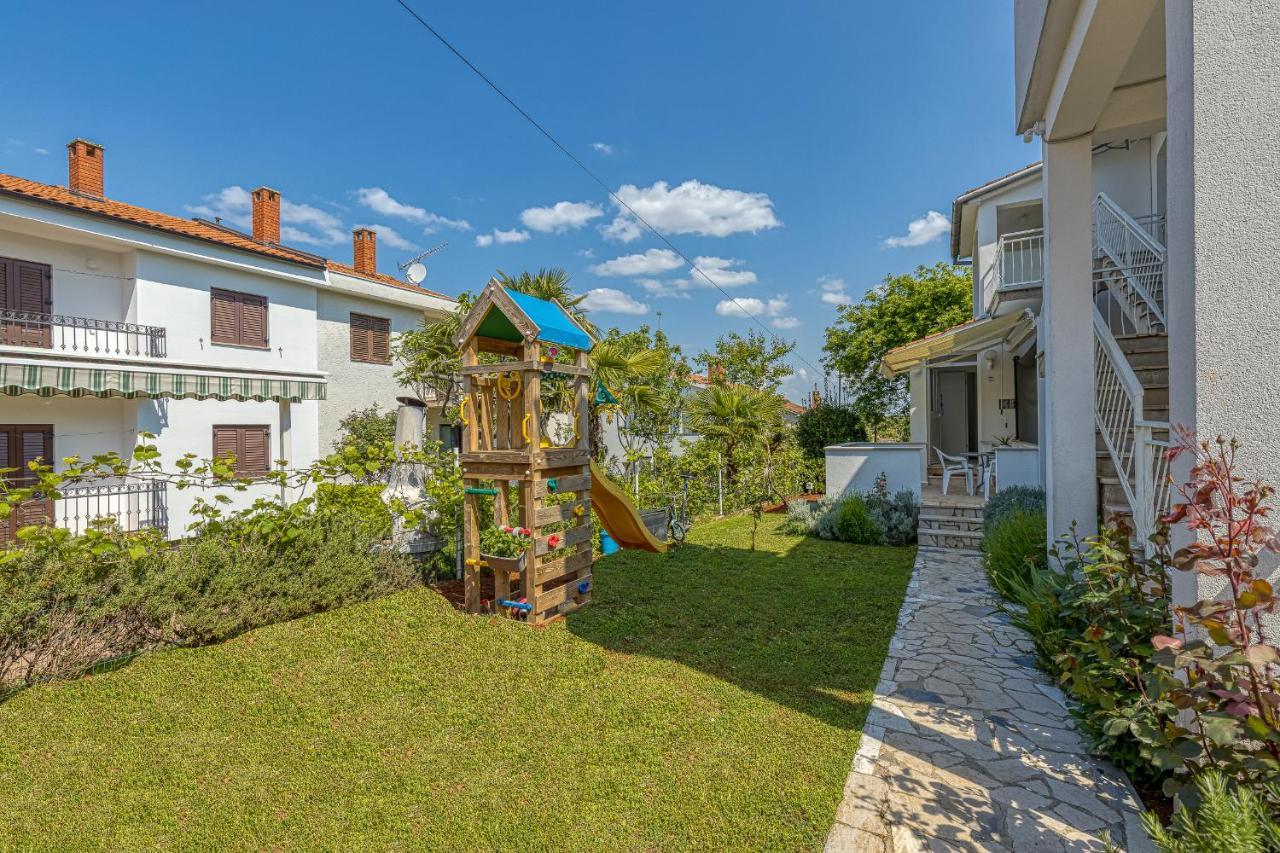 Apartments Hrestak Porec Exterior photo